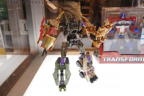 BotCon 2012: SDCC Bruticus - Transformers Event: DSC06625