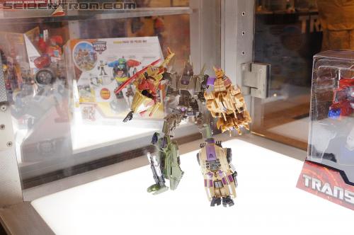 BotCon 2012: SDCC Bruticus - Transformers Event: DSC06641