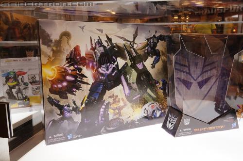 BotCon 2012: SDCC Bruticus - Transformers Event: DSC06977