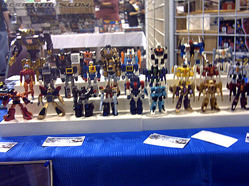 BotCon 2004: Fan Creative Pieces - Transformers Event: Line of repaints done by the people from custommasters.com