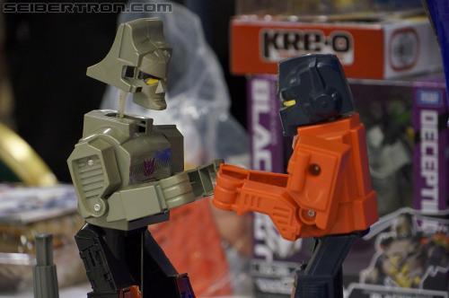 BotCon 2012: Dealer Room gallery - Transformers Event: DSC06484
