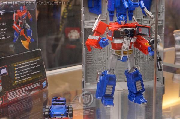 SDCC 2012: Transformers Masterpieces - Transformers Event: DSC01391