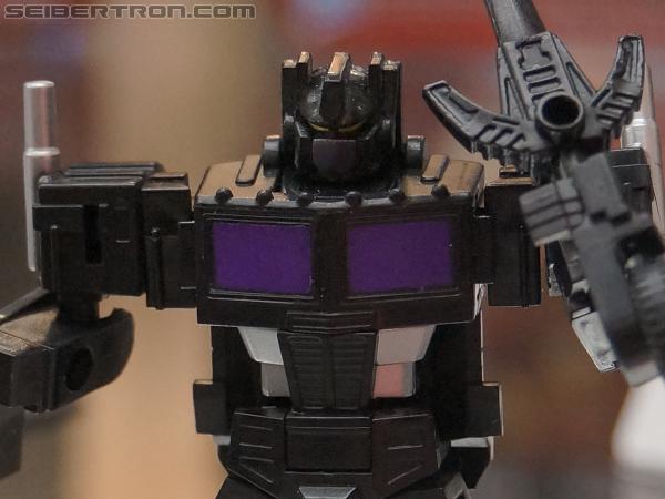 SDCC 2012: Transformers Generations China Imports - Transformers Event: DSC01995b