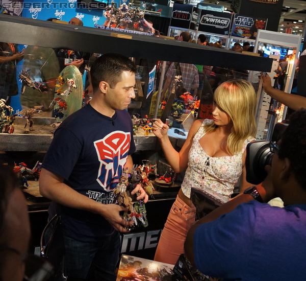 SDCC 2012: Hasbro's Display Area - Transformers Event: DSC01378a