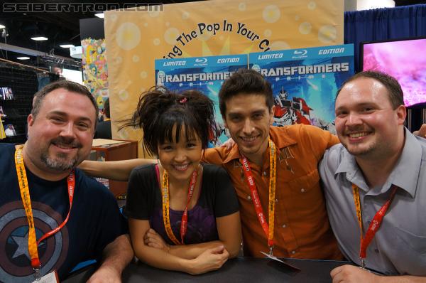 SDCC 2012: Seibertron.com visits with Transformers Prime's Jack and Miko - Transformers Event: DSC03062