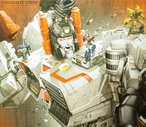 Toy Fair 2013: Transformers Titan Class Metroplex - Transformers Event: DSC02021a