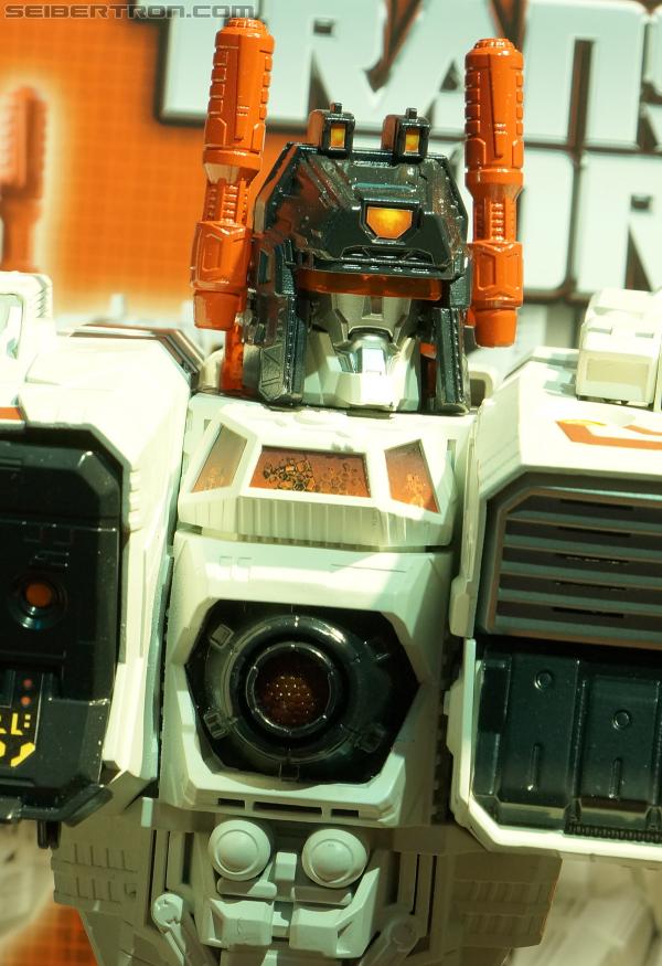 Toy Fair 2013: Transformers Titan Class Metroplex - Transformers Event: DSC02026a