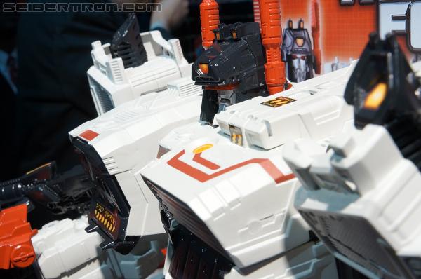 Toy Fair 2013: Transformers Titan Class Metroplex - Transformers Event: DSC02046