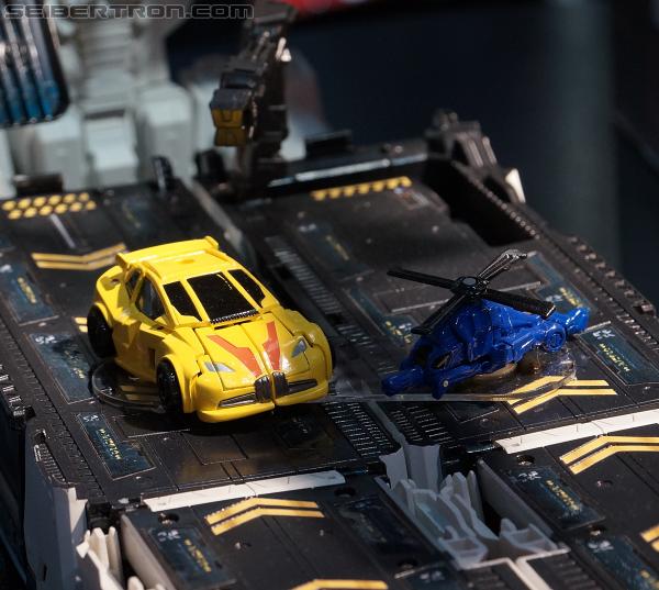 Toy Fair 2013: Transformers Titan Class Metroplex - Transformers Event: DSC02465a