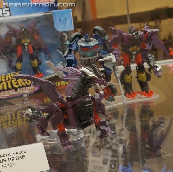 BotCon 2013: Hasbro Display: Beast Hunters and Beast Hunters Predacons Rising - Transformers Event: DSC06509aa