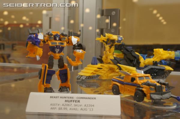 BotCon 2013: Hasbro Display: Beast Hunters and Beast Hunters Predacons Rising - Transformers Event: DSC16353