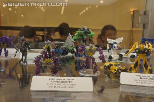 BotCon 2013: Hasbro Display: Beast Hunters and Beast Hunters Predacons Rising - Transformers Event: DSC16356