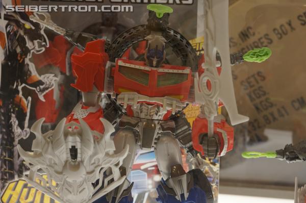BotCon 2013: Hasbro Display: Beast Hunters and Beast Hunters Predacons Rising - Transformers Event: DSC16381