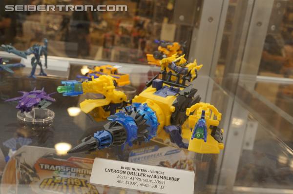 BotCon 2013: Hasbro Display: Beast Hunters and Beast Hunters Predacons Rising - Transformers Event: DSC16460