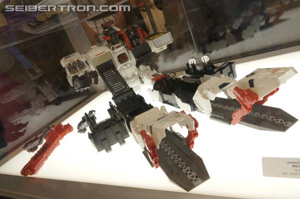BotCon 2013: Hasbro Display: Generations - Transformers Event: DSC06216