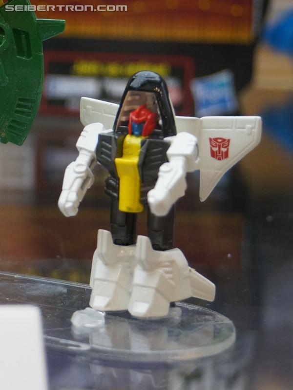BotCon 2013: Upcoming Transformers Generations products revealed - Transformers Event: DSC06790b