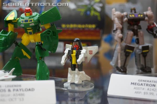 BotCon 2013: Upcoming Transformers Generations products revealed - Transformers Event: DSC06792