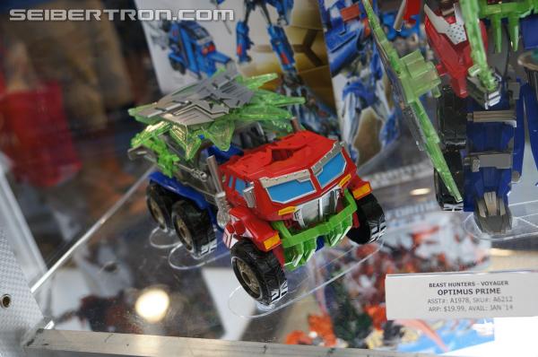 BotCon 2013: Upcoming Transformers Prime Beast Hunters products - Transformers Event: DSC06843