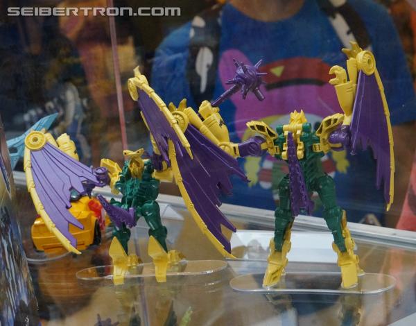 BotCon 2013: Upcoming Transformers Prime Beast Hunters products - Transformers Event: DSC06858
