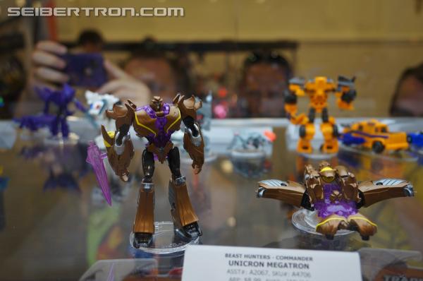 BotCon 2013: Upcoming Transformers Prime Beast Hunters products - Transformers Event: DSC06867