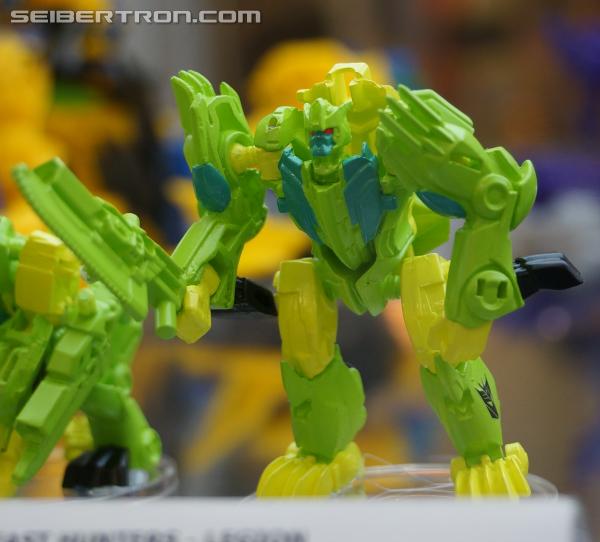 BotCon 2013: Upcoming Transformers Prime Beast Hunters products - Transformers Event: DSC06874a