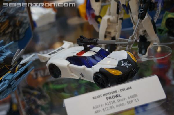 BotCon 2013: Upcoming Transformers Prime Beast Hunters products - Transformers Event: DSC06885