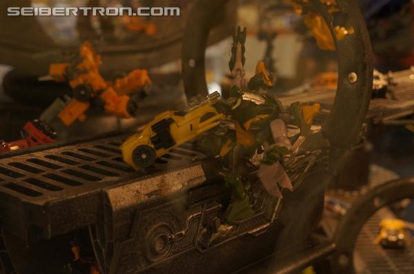 BotCon 2013: Beast Hunters Diorama Display - Transformers Event: DSC06574