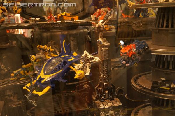 BotCon 2013: Beast Hunters Diorama Display - Transformers Event: DSC06580