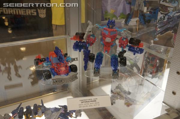 BotCon 2013: Hasbro Display: Construct-Bots - Transformers Event: DSC06402
