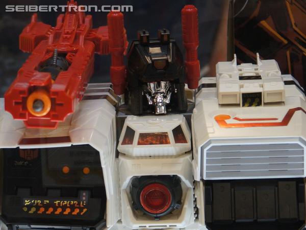 BotCon 2013: Hasbro Display: San Diego Comic-Con 2013 Exclusives - Transformers Event: DSC07154a