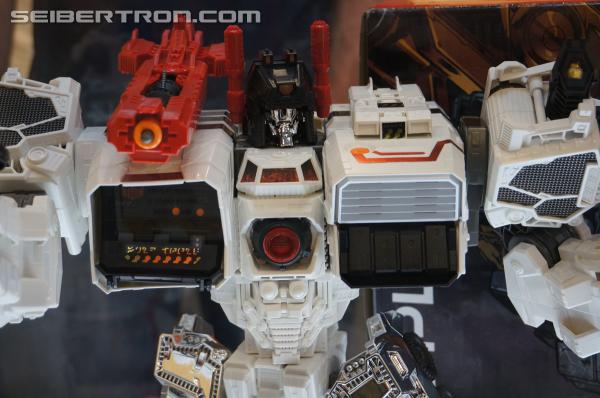 BotCon 2013: Hasbro Display: San Diego Comic-Con 2013 Exclusives - Transformers Event: DSC07155