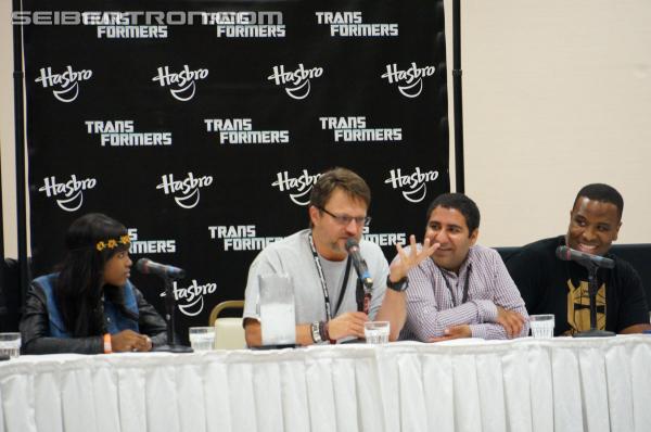 BotCon 2013: Panels: Hasbro, Club and Rescue Bots - Transformers Event: DSC06917