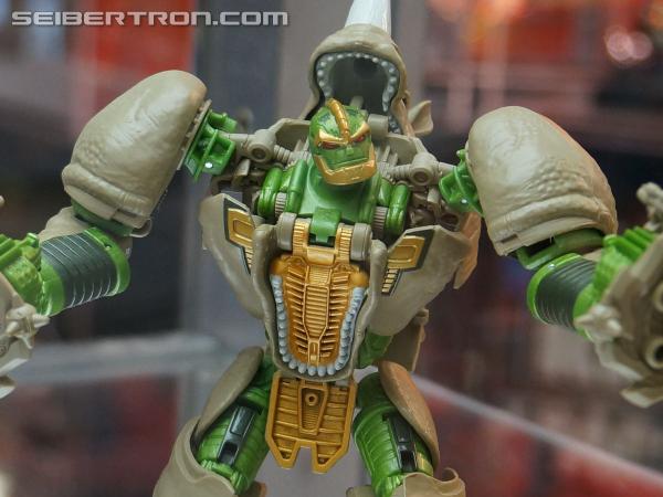 SDCC 2013: Hasbro Display: Transformers Generations (Preview Night) - Transformers Event: DSC02792a