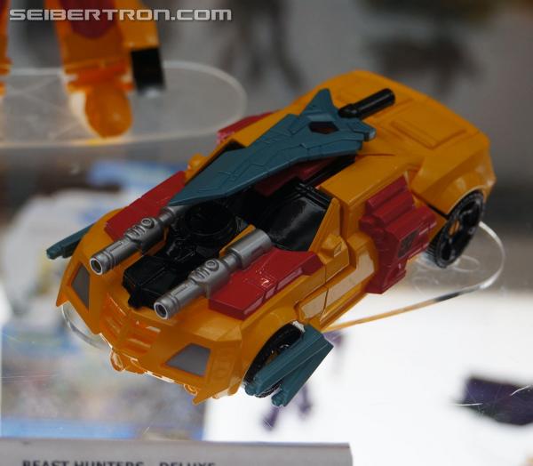 SDCC 2013: Hasbro Display: Transformers Prime Beast Hunters - Transformers Event: DSC02810a