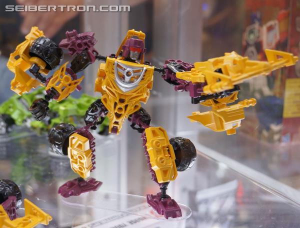 SDCC 2013: Hasbro Display: Transformers Construct-Bots - Transformers Event: DSC02868a