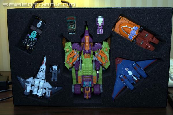 BotCon 2014: Box Set Exclusives Plus More!!! - Transformers Event: DSC05839