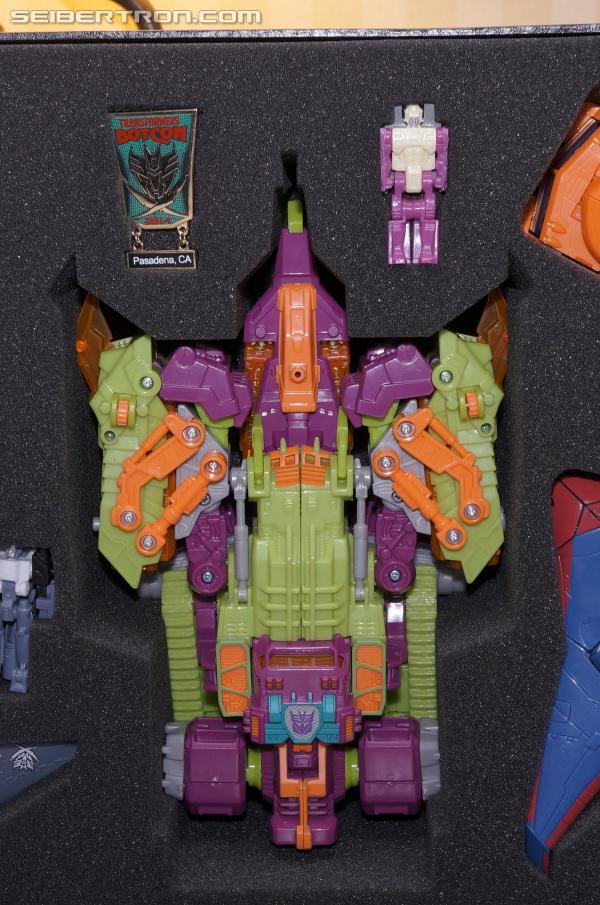 BotCon 2014: Box Set Exclusives Plus More!!! - Transformers Event: DSC05840a