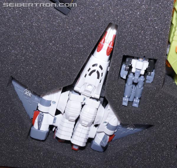 BotCon 2014: Box Set Exclusives Plus More!!! - Transformers Event: DSC05845