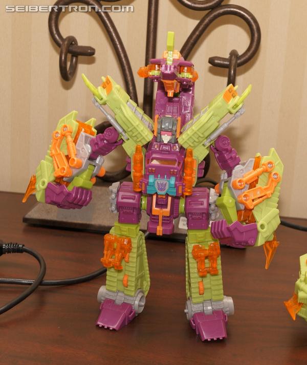 BotCon 2014: Box Set Exclusives Plus More!!! - Transformers Event: DSC05874