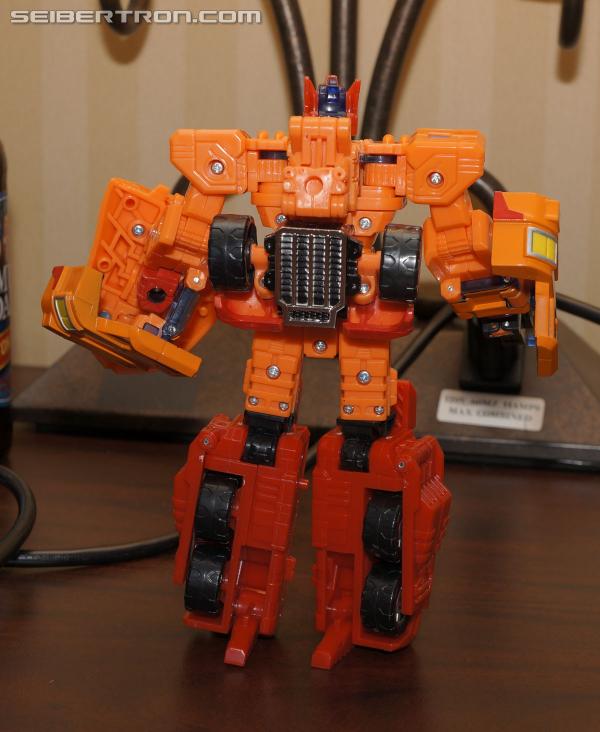 BotCon 2014: Box Set Exclusives Plus More!!! - Transformers Event: DSC05892