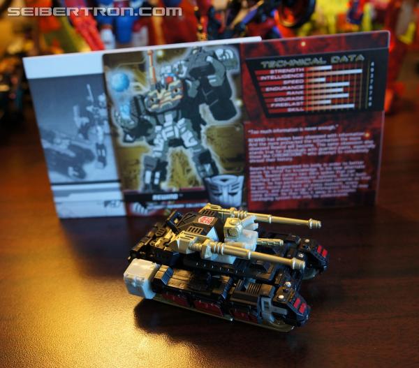BotCon 2014: Subscription Service Thrustinator and Rewind Teaser Gallery - Transformers Event: Rewind+thrustinator 005