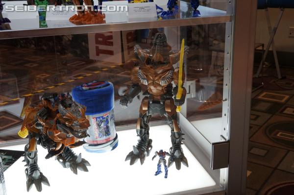 BotCon 2014: Hasbro Display: Construct-Bots and Stomp & Chomp Grimlock - Transformers Event: Construct Bots+more 002