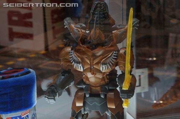 BotCon 2014: Hasbro Display: Construct-Bots and Stomp & Chomp Grimlock - Transformers Event: Construct Bots+more 003