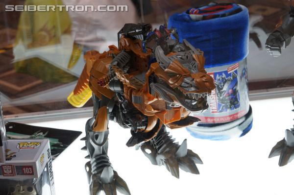 BotCon 2014: Hasbro Display: Construct-Bots and Stomp & Chomp Grimlock - Transformers Event: Construct Bots+more 007