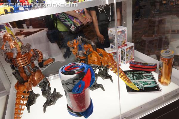 BotCon 2014: Hasbro Display: Construct-Bots and Stomp & Chomp Grimlock - Transformers Event: Construct Bots+more 018