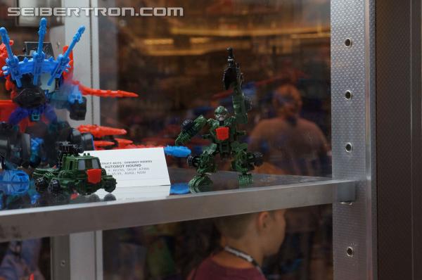BotCon 2014: Hasbro Display: Construct-Bots and Stomp & Chomp Grimlock - Transformers Event: Construct Bots+more 027