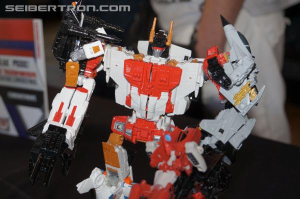 SDCC 2014: COMBINERS!!! Menasor and Superion revealed! - Transformers Event: DSC02909