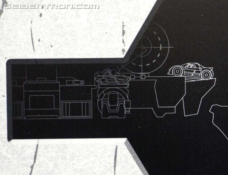 BotCon 2015: Hasbro Booth: Combiner Wars Giant Poster - Transformers Event: DSC09162a