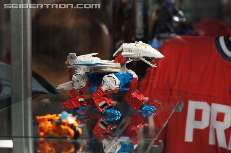 BotCon 2015: New Combiner Wars Products from Saturday Brand Panel - Transformers Event: DSC09467