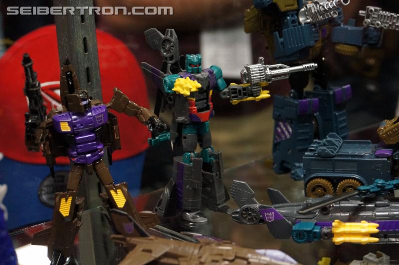 BotCon 2015: New Combiner Wars Products from Saturday Brand Panel - Transformers Event: DSC09489